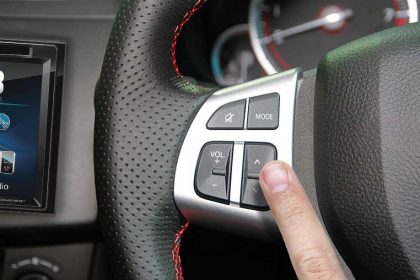 comment installer commande au volant