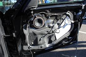 installation enceinte voiture